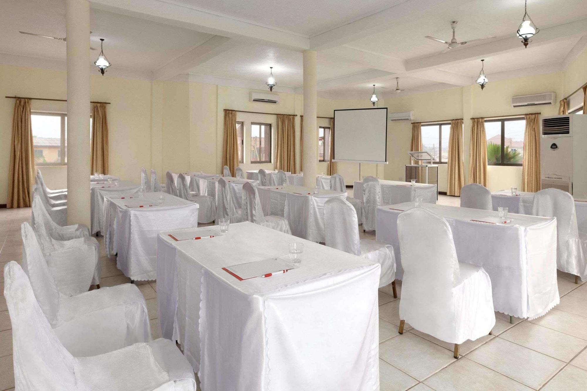 Ramada Resort Accra Exterior photo