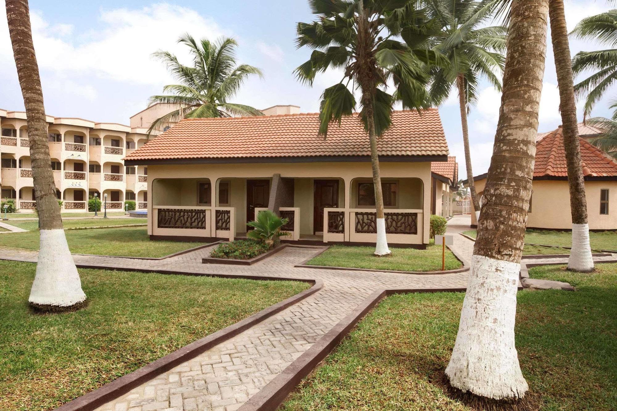 Ramada Resort Accra Exterior photo